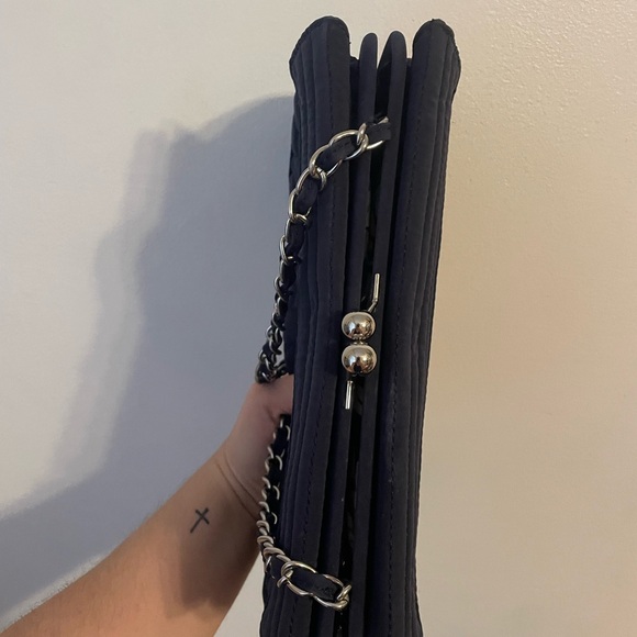 Elegant Navy Vera Bradley Quilted Women's Bag - Picture 5 of 10